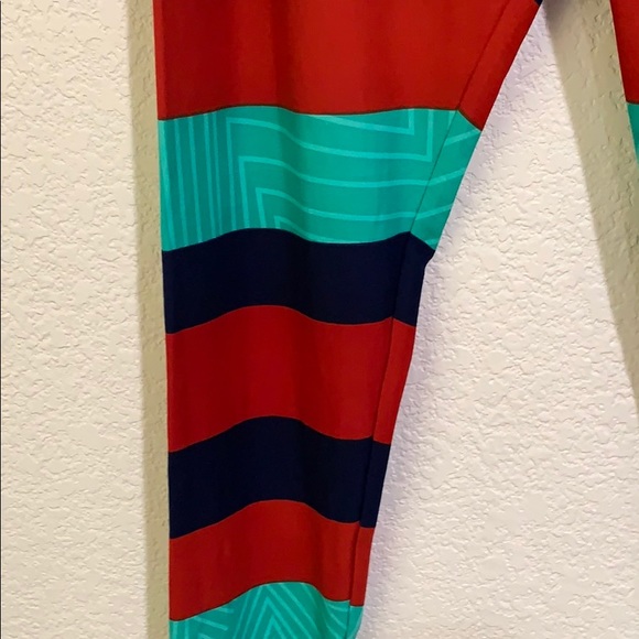 NWT Tall and Curvy LuLaRoe Leggings - Picture 4 of 4